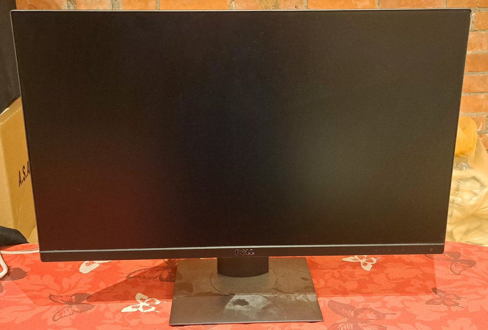 Dell monitor. 60cm/23inch., Computers en Software, Ophalen, Zo goed als nieuw, HDMI, In hoogte verstelbaar