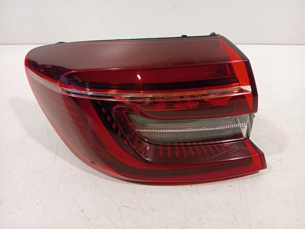 Achterlicht links buiten Renault Clio, Onderdelen@venauto.nl, Van der Ven Autorecycling B.V., Gebruikt, Ettenseweg 76, 4706 PB Roosendaal, The Netherlands