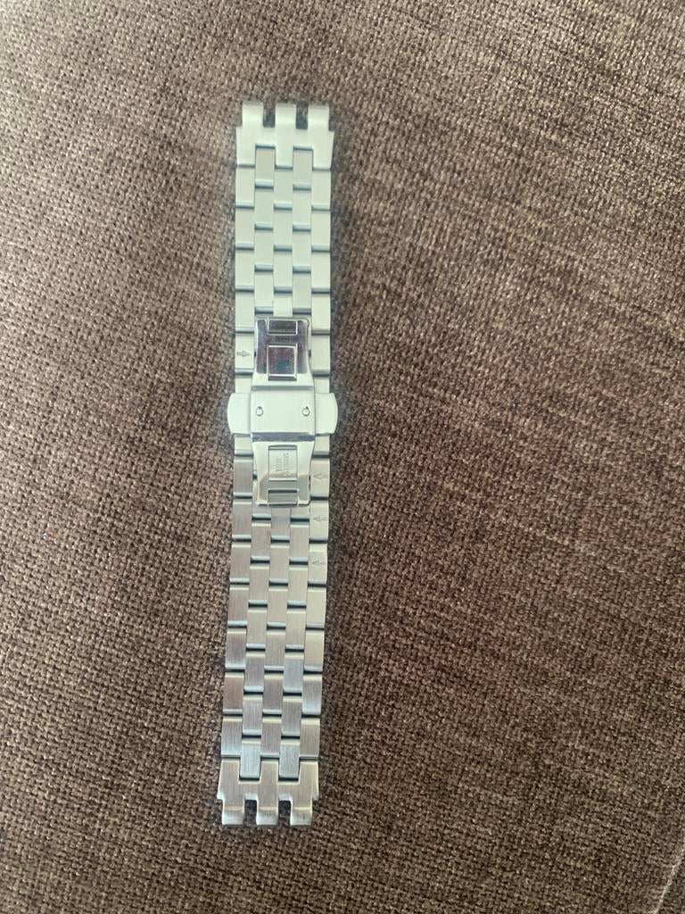 Nieuwe Swatch metalen bandje maat S ongedragen 25 €, Handtassen en Accessoires, Horloges | Heren, Ophalen, Staal, Staal, Swatch