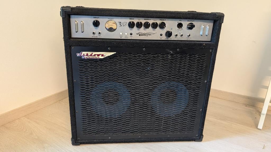 Ashdown 300W 2x10 bass vesterker, Muziek en Instrumenten, Versterkers | Bas en Gitaar, Gebruikt, Basgitaar, 100 watt of meer, Ophalen