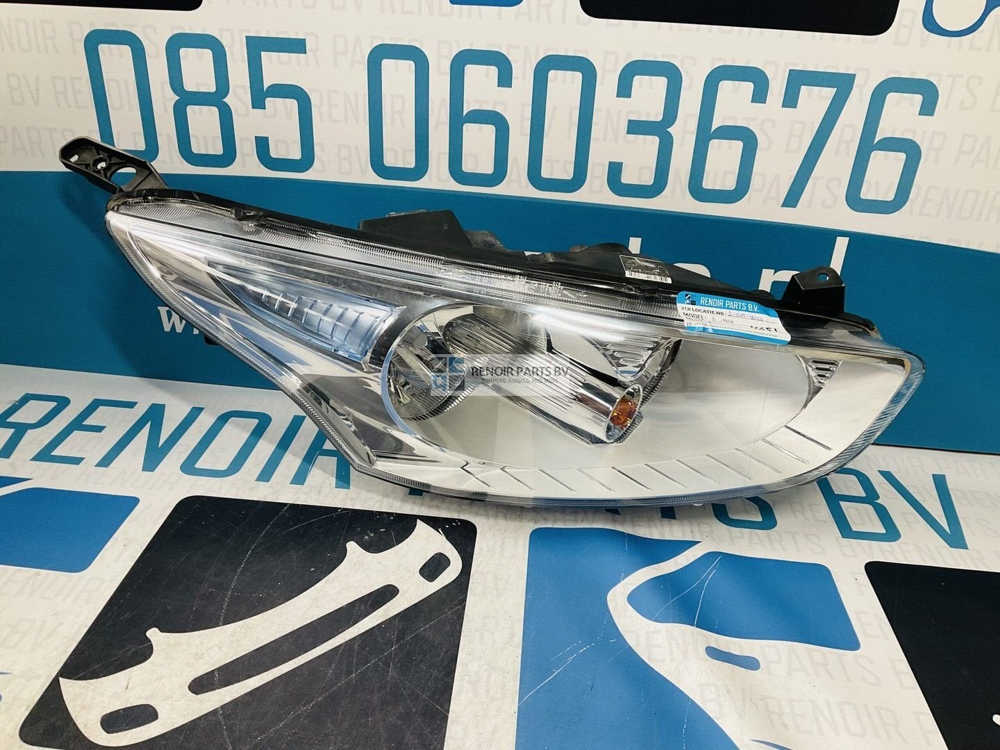 Koplamp Ford B Max B-Max Titanium Halogeen Led AV1113W029AF, Auto-onderdelen, Gebruikt, -, -, 6 maanden garantie