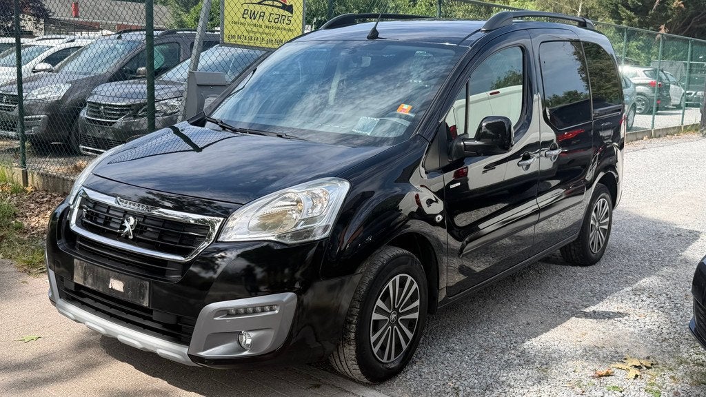 Peugeot Partner 1.2 Benzine bj 2018 km 95000, Auto's, Peugeot, Bedrijf, Te koop, Partner, ABS, Airbags, Airconditioning, Bluetooth