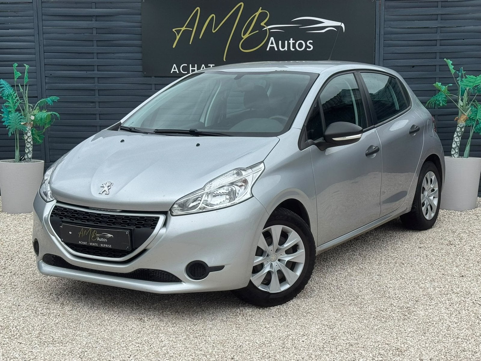 Peugeot 208 2015 1.2i */* REGULATEUR+CARNET+BLUETHOOT */*, Autos, Argent ou Gris, Achat, Euro 6, Entreprise