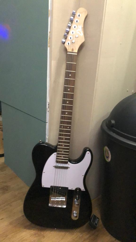 Elecktrishe gitaar, Enlèvement, Comme neuf