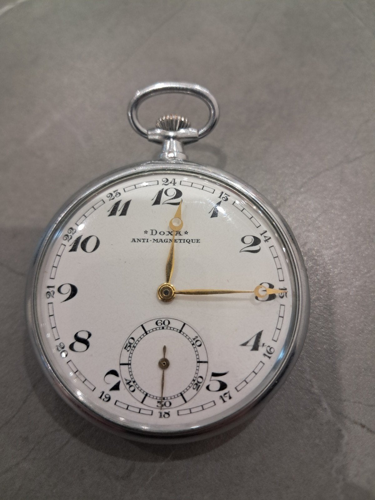 montre doxa anti-magnetique, Enlèvement