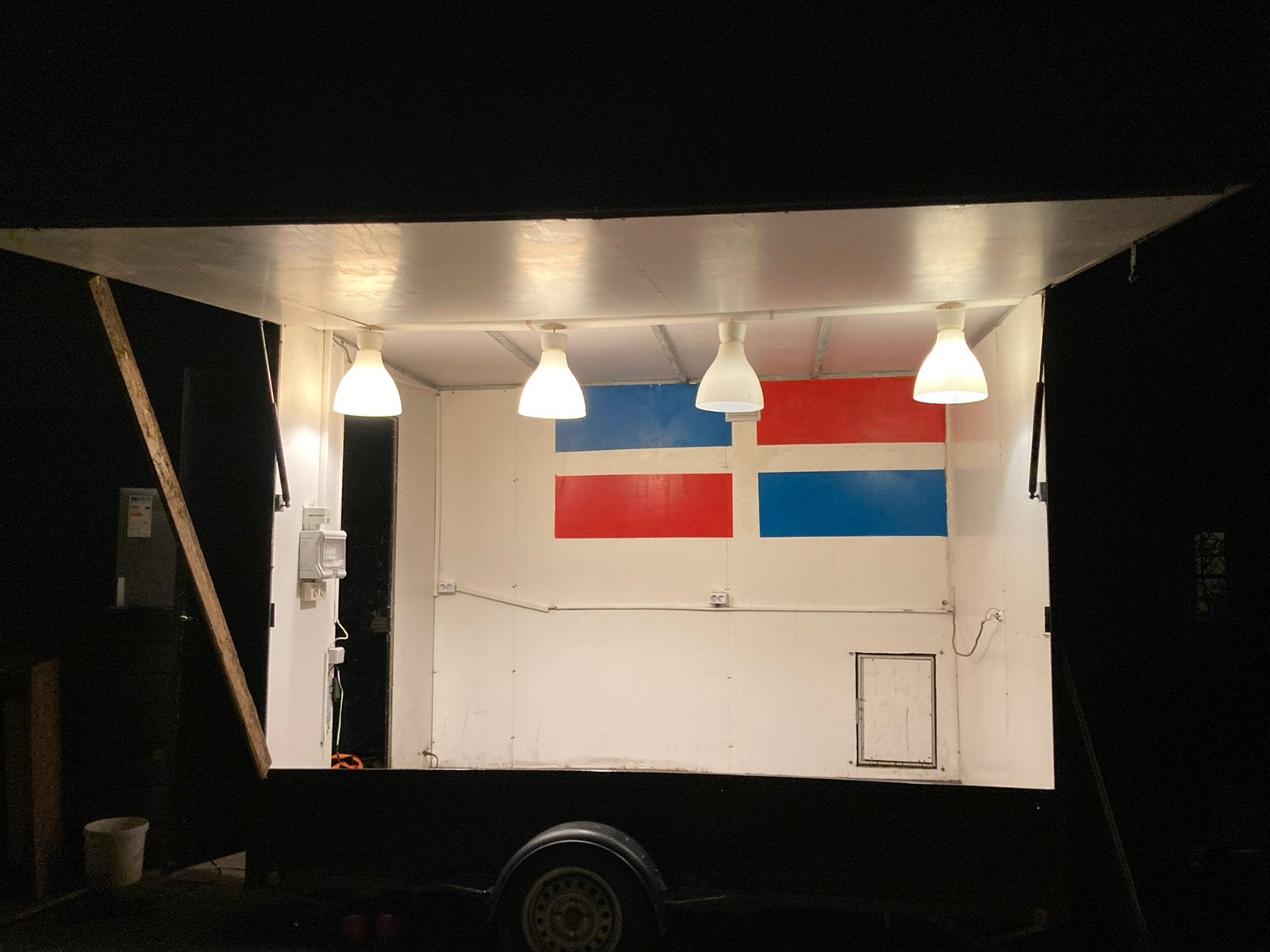 Remorque  FoodTruck, Articles professionnels, Enlèvement