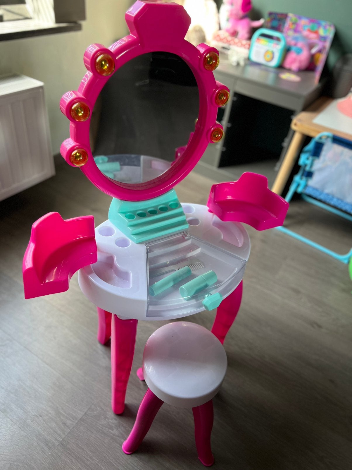 Tafel van barbie, Kinderen en Baby's, Speelgoed | Overig, Ophalen, Zo goed als nieuw