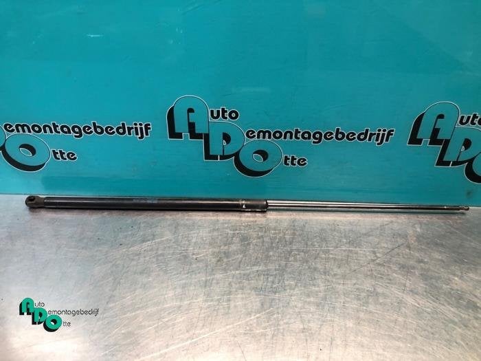 Amortisseur capot moteur droit d'un Volkswagen Golf (Golf 09, Volkswagen, -, 3 mois de garantie, Utilisé