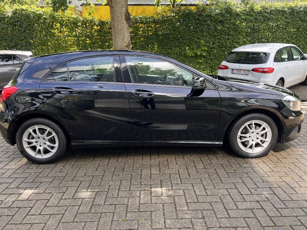 Te koop Mercedes Benz A 180, Auto's, 4 cilinders, Lichtsensor, Zwart, 1595 cc