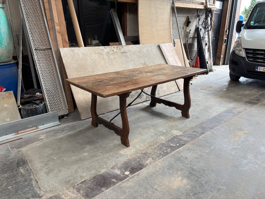 Antieke Spaanse tafel, Ophalen
