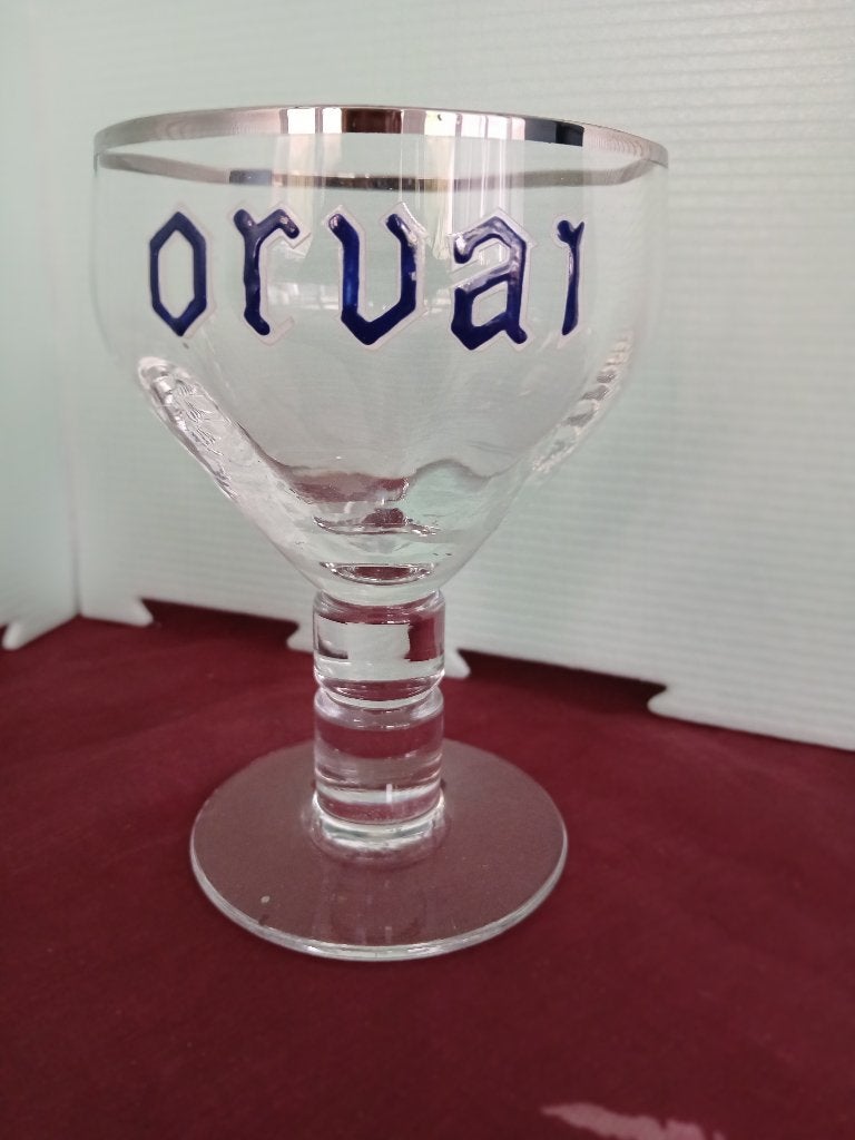 ORVAL geëmailleerd glas op statief type Orvai in zeer, Verzamelen, Biermerken, Zo goed als nieuw, Glas of Glazen, Overige merken