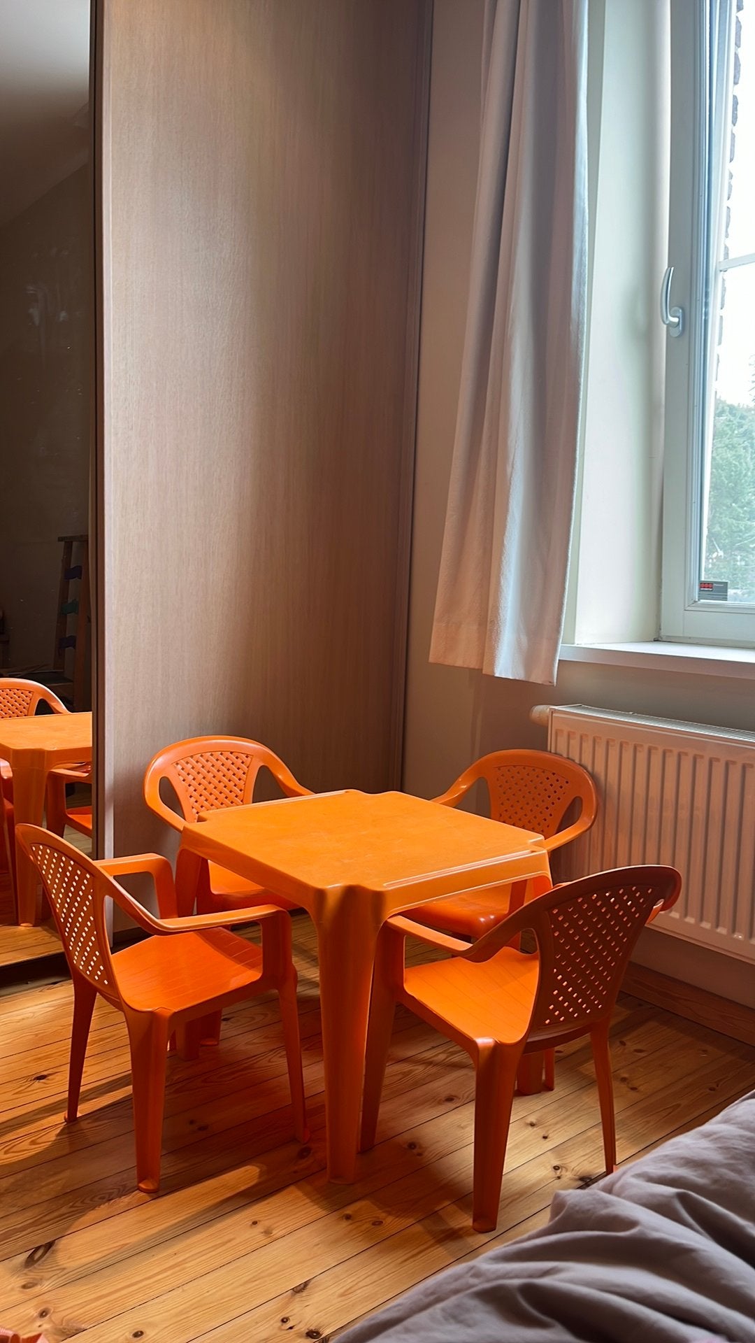 Kinder tafel met stoelen, Kinderen en Baby's, Ophalen of Verzenden, Gebruikt, Tafel(s) en Stoel(en)