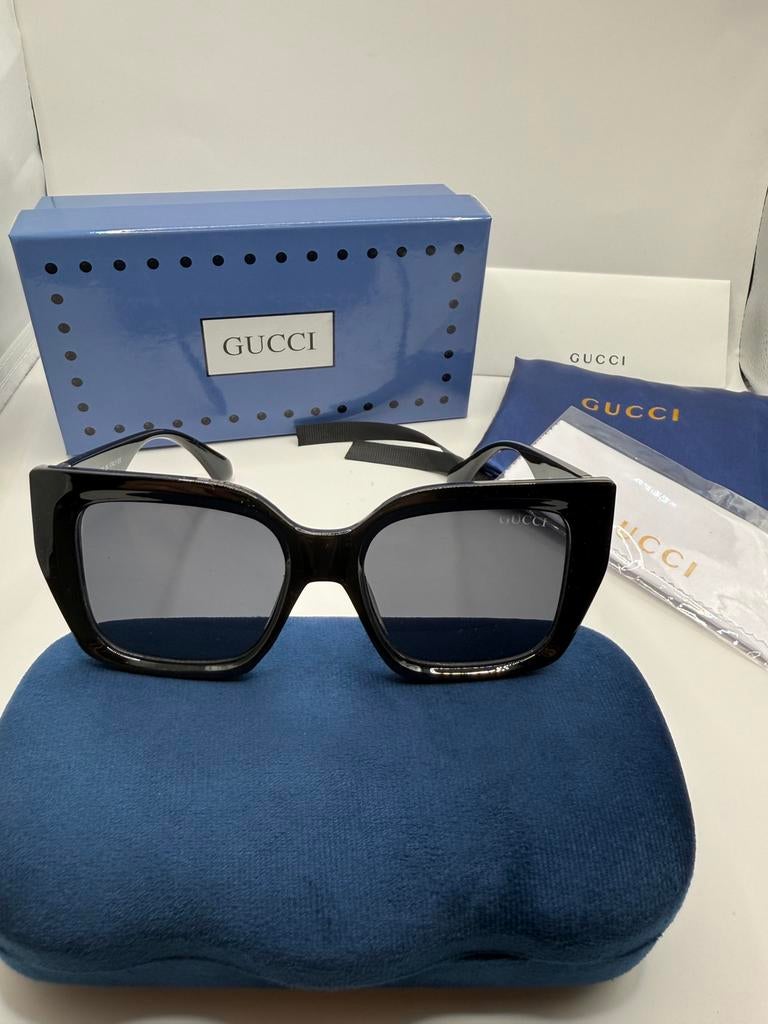 Gucci Zonnebril Zwart - Nieuw in Doos, Ophalen of Verzenden, Nieuw, Overige kleuren, Zonnebril