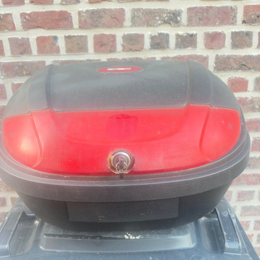 topkoffer = 2 x helm  kan erin geplaatst worden, Fietsen en Brommers, Ophalen of Verzenden, Gebruikt, Overige typen