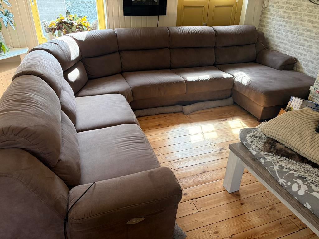Grote hoeksalon te koop, Ophalen, Zo goed als nieuw