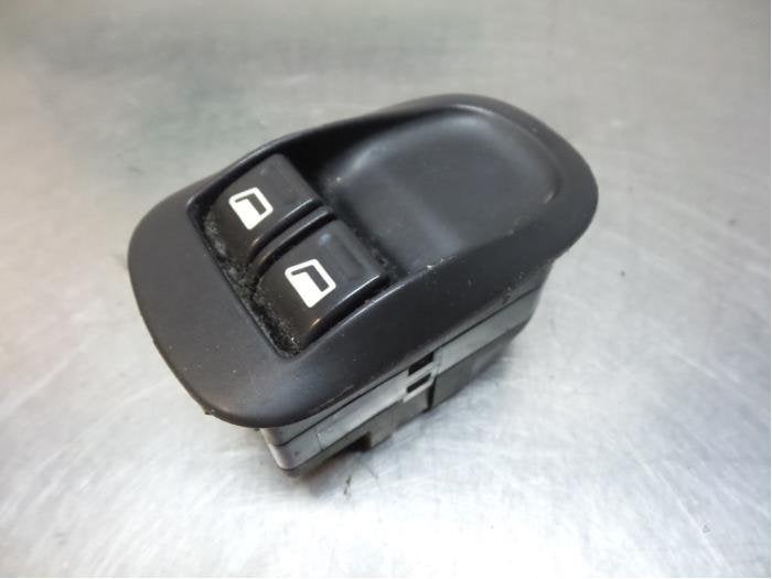 Elektrisch Raam Schakelaar van een Peugeot 206 (206 98-), Gebruikt, -, -, Ophalen of Verzenden