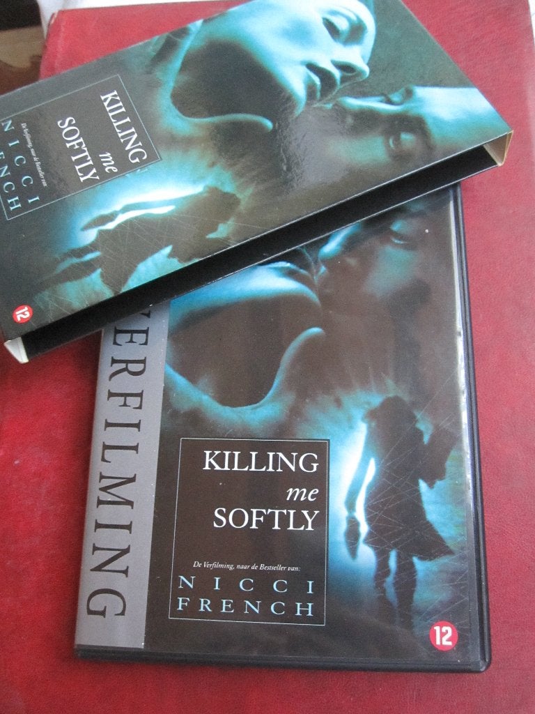 Killing me Softly (2001) in speciale schuifhoes, Cd's en Dvd's, Dvd's | Thrillers en Misdaad, Vanaf 12 jaar, Ophalen of Verzenden