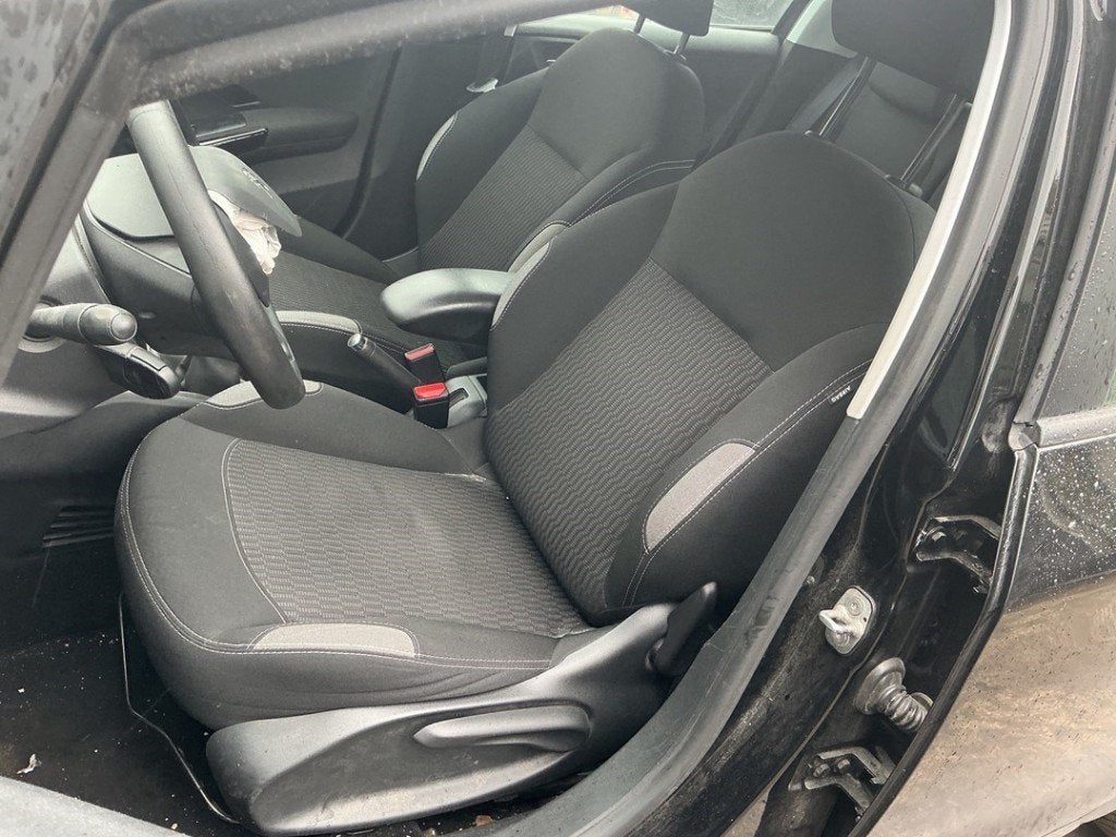 STOEL LINKS VOOR Peugeot 208 I (CA / CC / CK / CL), Kontakt-peugeot@peugeot.com, Gebruikt, Peugeot Deutschland GmbH, Bahnhofsplatz
65423  Rüsselsheim, DE