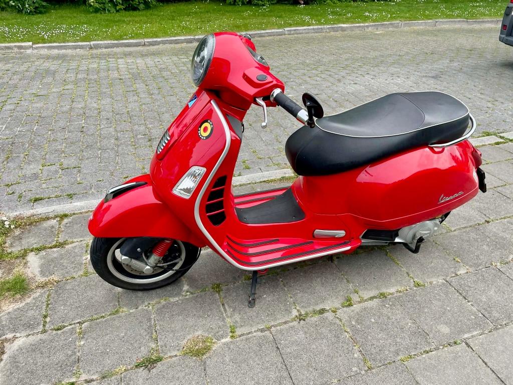 VESPA GTS125ie SUPER - 8130km, Motoren, Motoren | Piaggio, Particulier, Scooter, 11 kW of minder, 1 cilinder, Sportuitlaat, Automaat