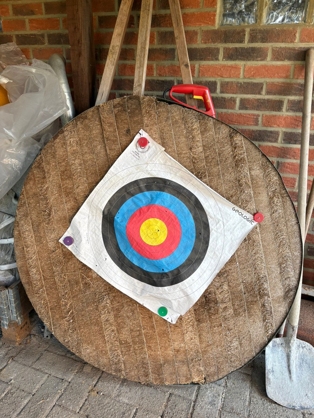 Cible de tir à l’arc sur support - 125 cm de diamètre., Enlèvement, Utilisé, Cible
