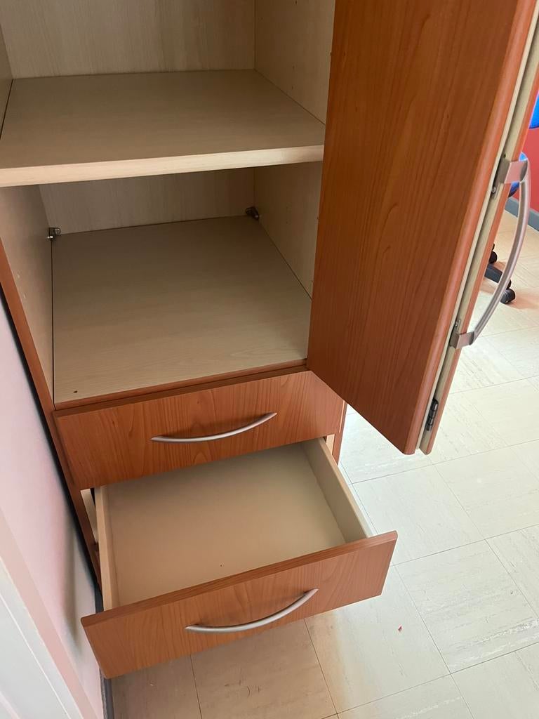 Smalle kleerkast, Huis en Inrichting, Kasten | Kleerkasten, Ophalen, Gebruikt, Met deur(en), 200 cm of meer