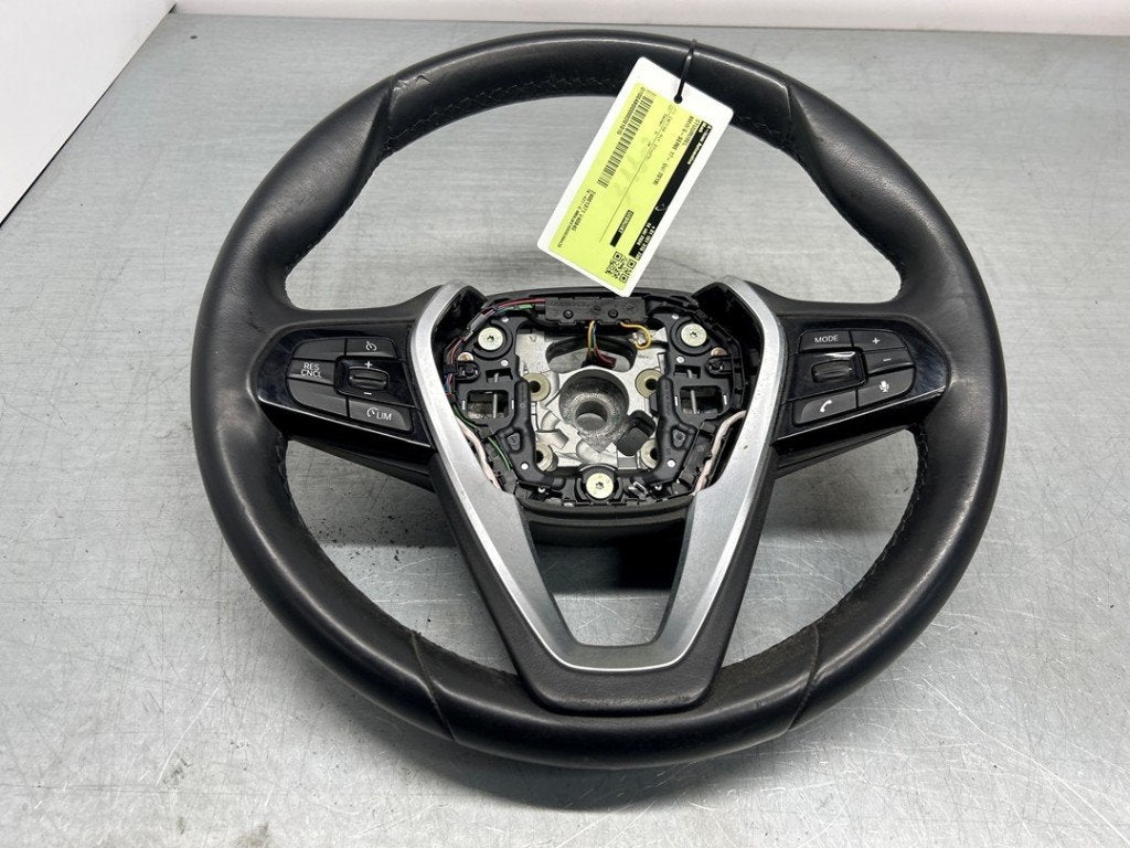 VOLANT DIRECTION BMW 5 serie (G30) (|58951441|32306871724|), Utilisé, BMW, Petuelring 130
80809  München, DE, Bayerische Motoren Werke AG