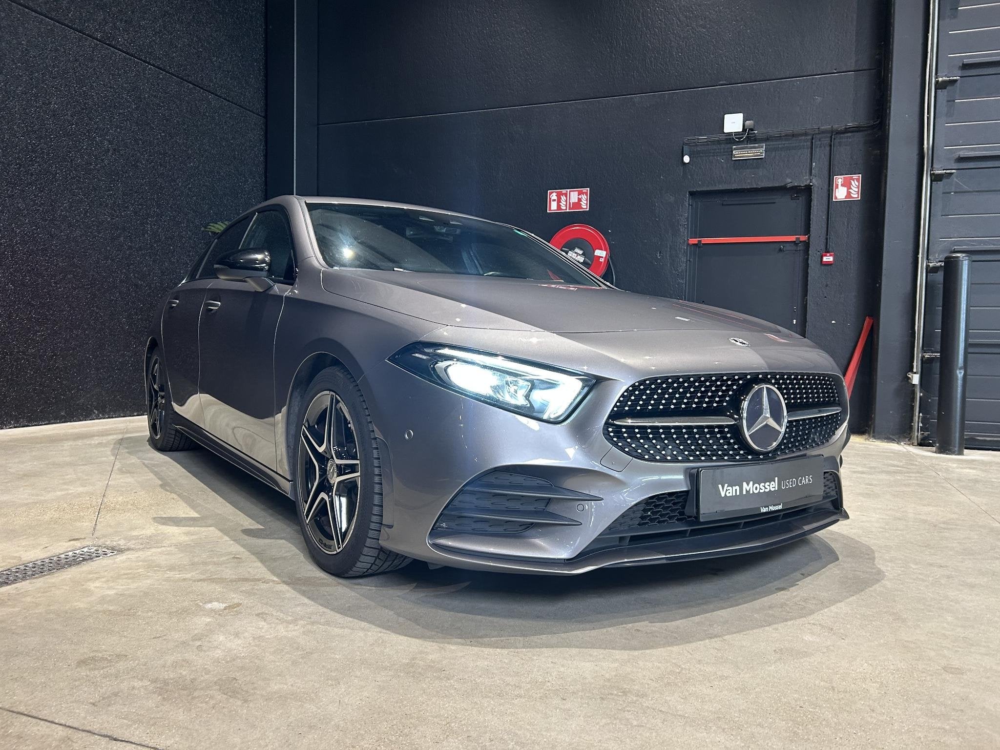 Mercedes-Benz A-Klasse A 180 d Business Line AMG Line | LED, 745 kg, Gebruikt, 4 cilinders, Start-stop-systeem