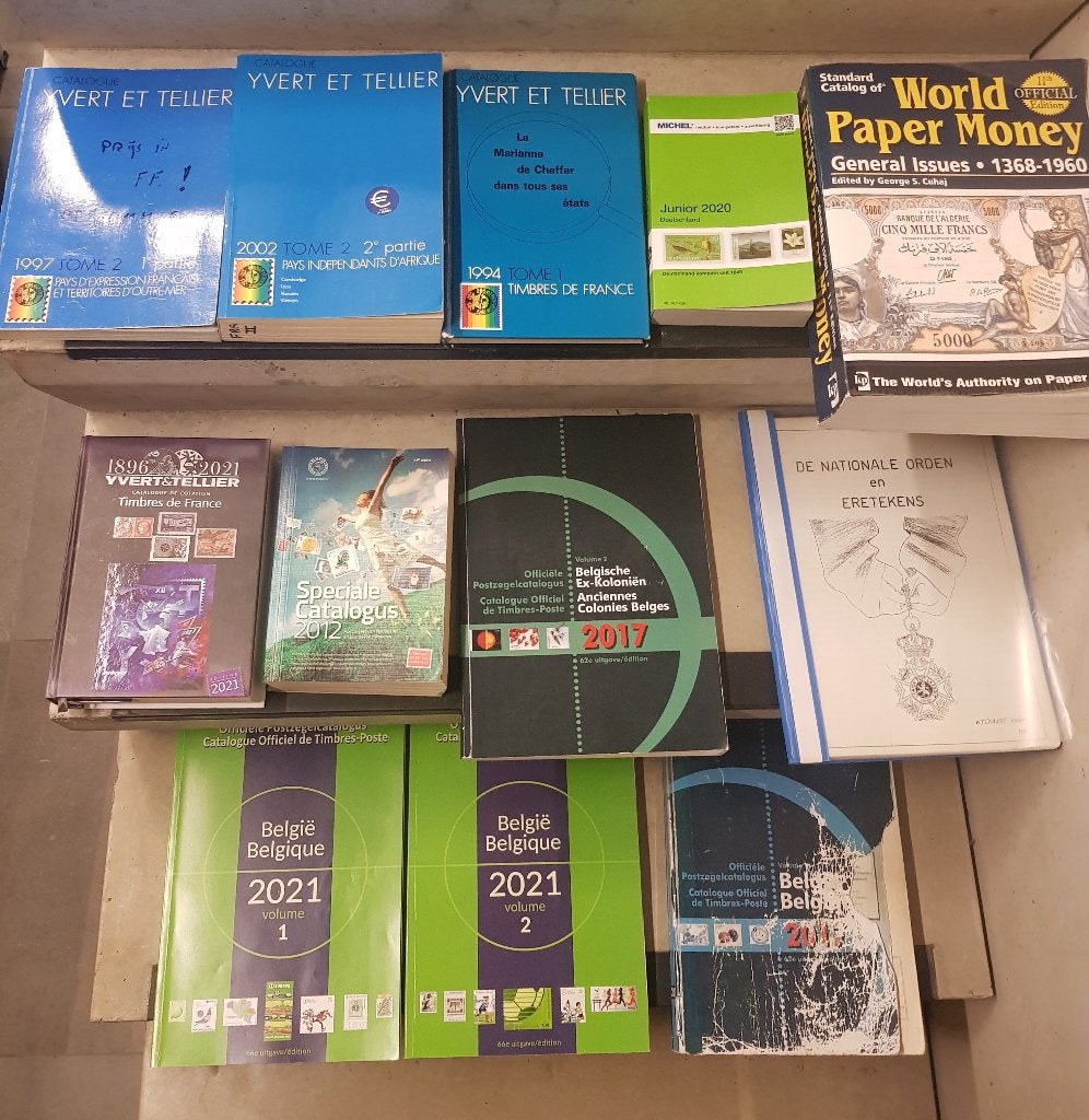 Postzegelcatalogen + muntencataloog, Ophalen