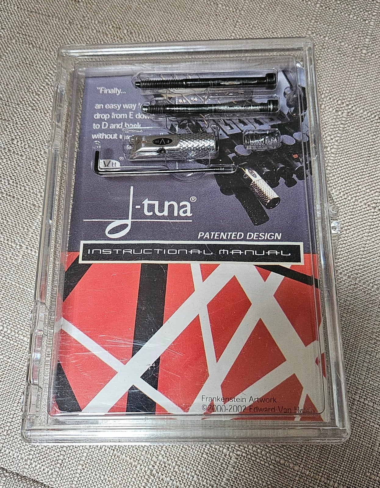 EVH D-tuna, Enlèvement