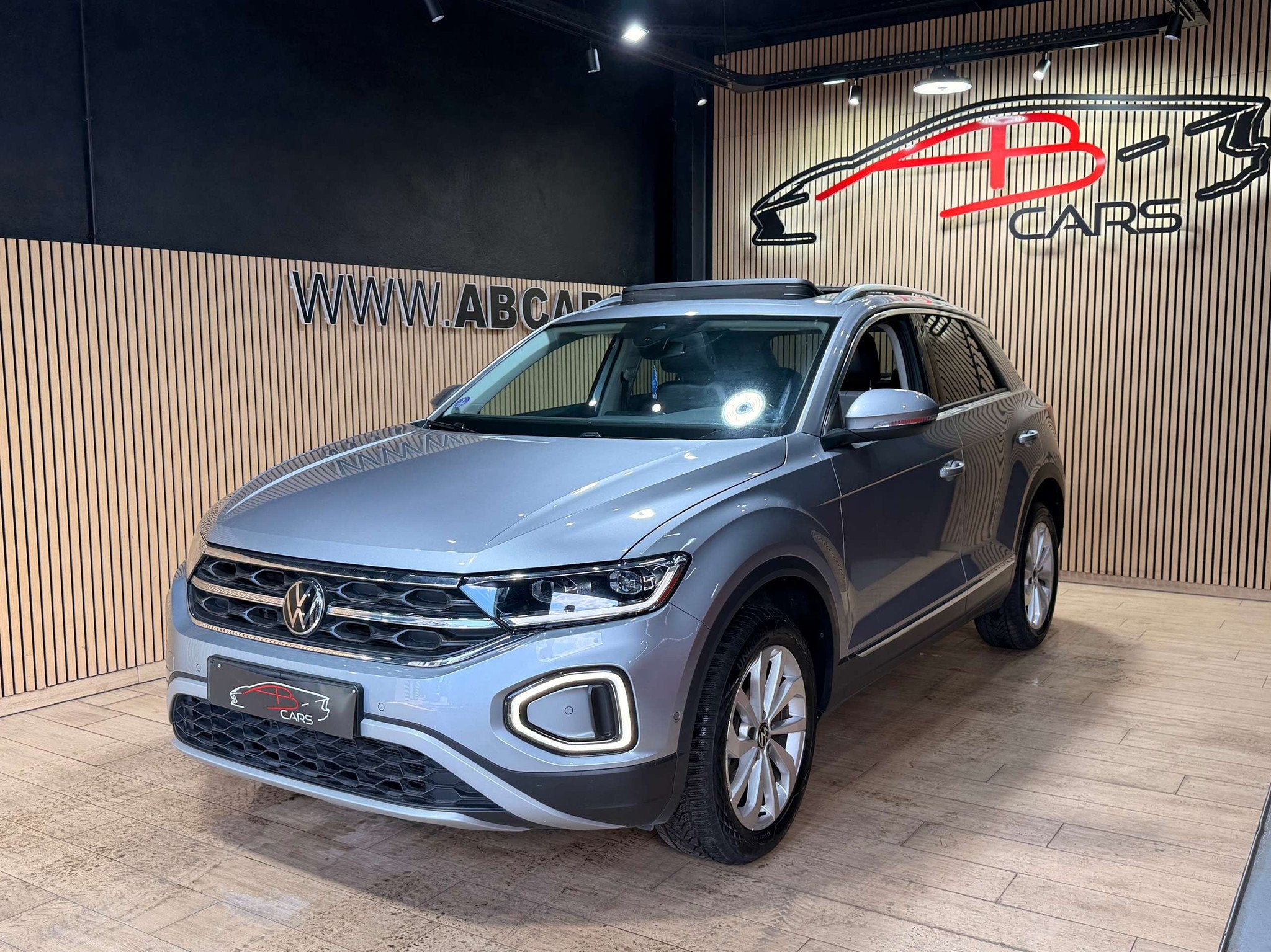 Volkswagen T-Roc T-Roc 1.0 TSI R * SPORT Line * GARANTIE 12, Argent ou Gris, Entreprise, Boîte manuelle, Alcantara