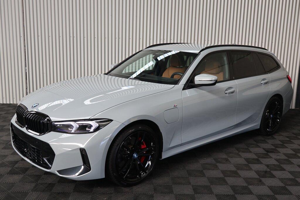 BMW 330 e Touring M-Sport Pro Drive Assist Prof Harman Kard, 0 kg, Argent ou Gris, Euro 6, 0 kg