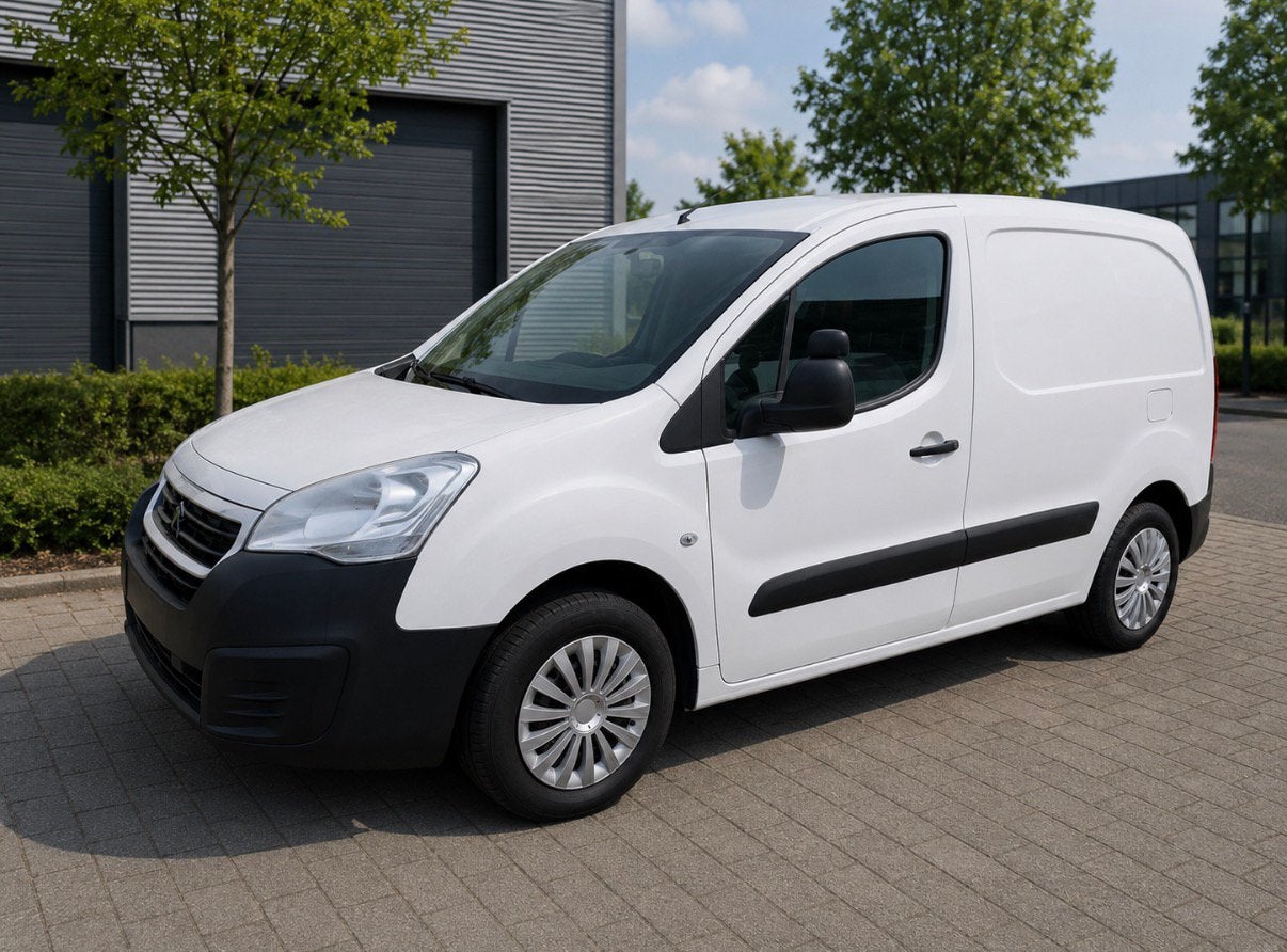 Peugeot Partner bj 2018 te koop, Autos, Camionnettes & Utilitaires, Achat, Euro 6, Noir, Diesel