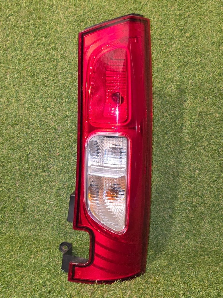 Feux arrière droit Mercedes Citan a partir de 2012, Enlèvement ou Envoi, Utilisé, Mercedes-Benz