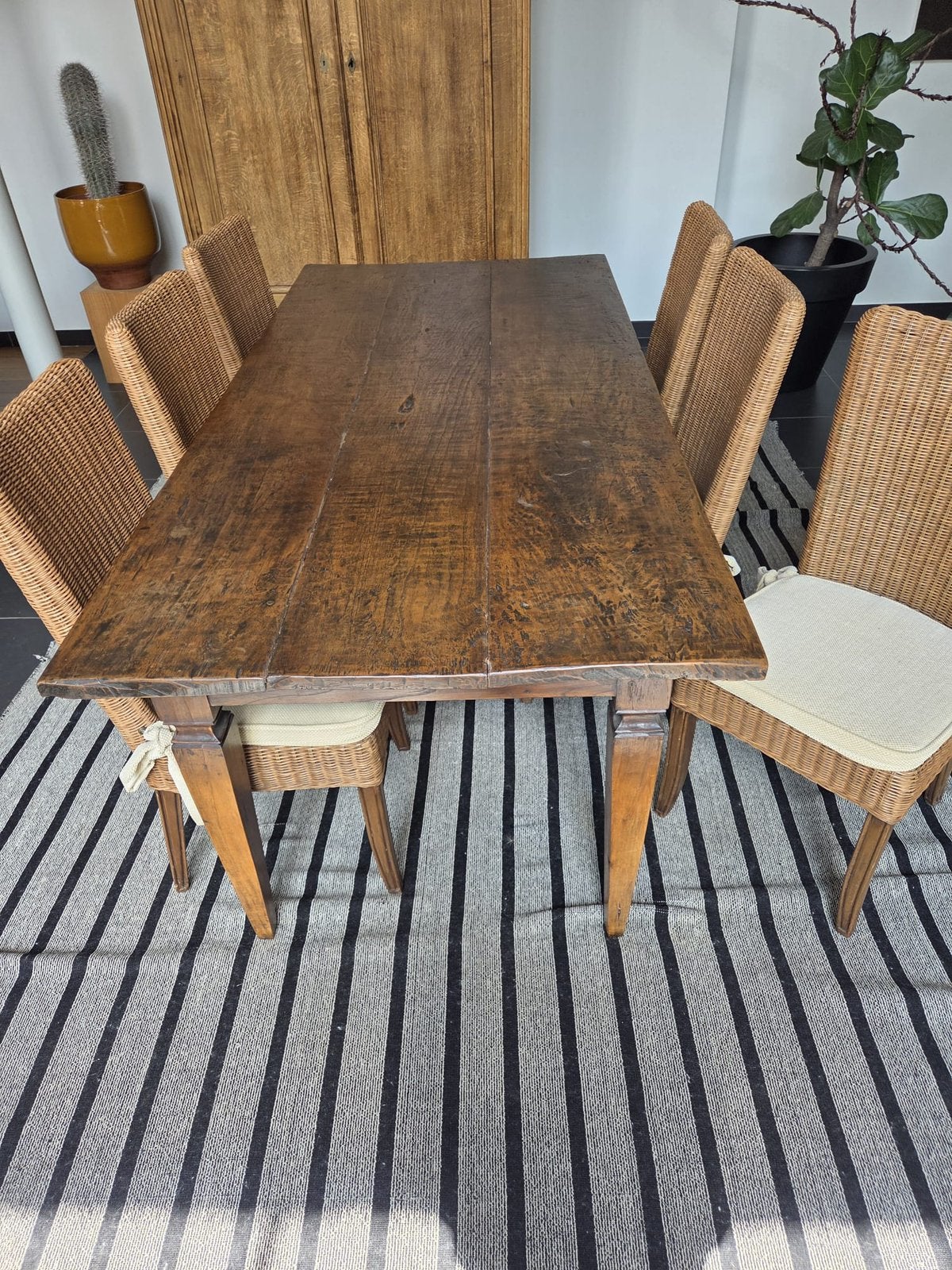 Indonische tafel met stoelen (200x90 cm), Huis en Inrichting, Ophalen, Zo goed als nieuw