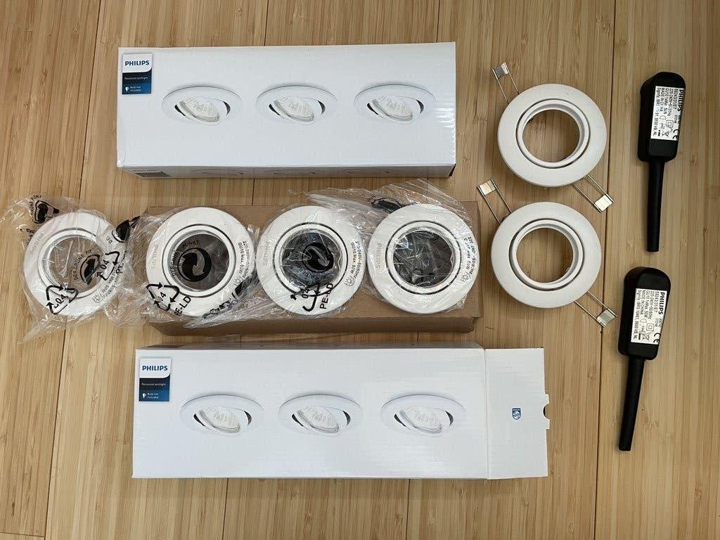 12 spots à encastrer Philips blanc, Maison & Meubles, Lampes | Spots, Neuf, Compatible montage au plafond, GU10, Spot encastrable