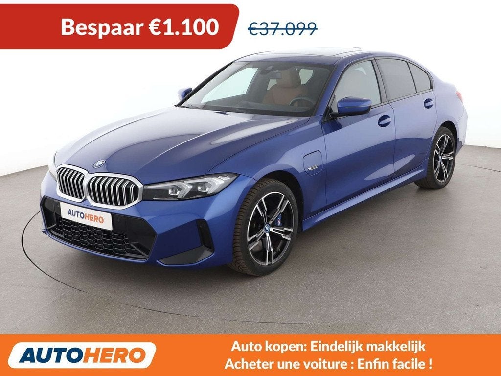 BMW 3 Serie 330 330e xDrive M Sport (bj 2023, automaat), Auto's, BMW, Automaat, Blauw, Leder, Vierwielaandrijving