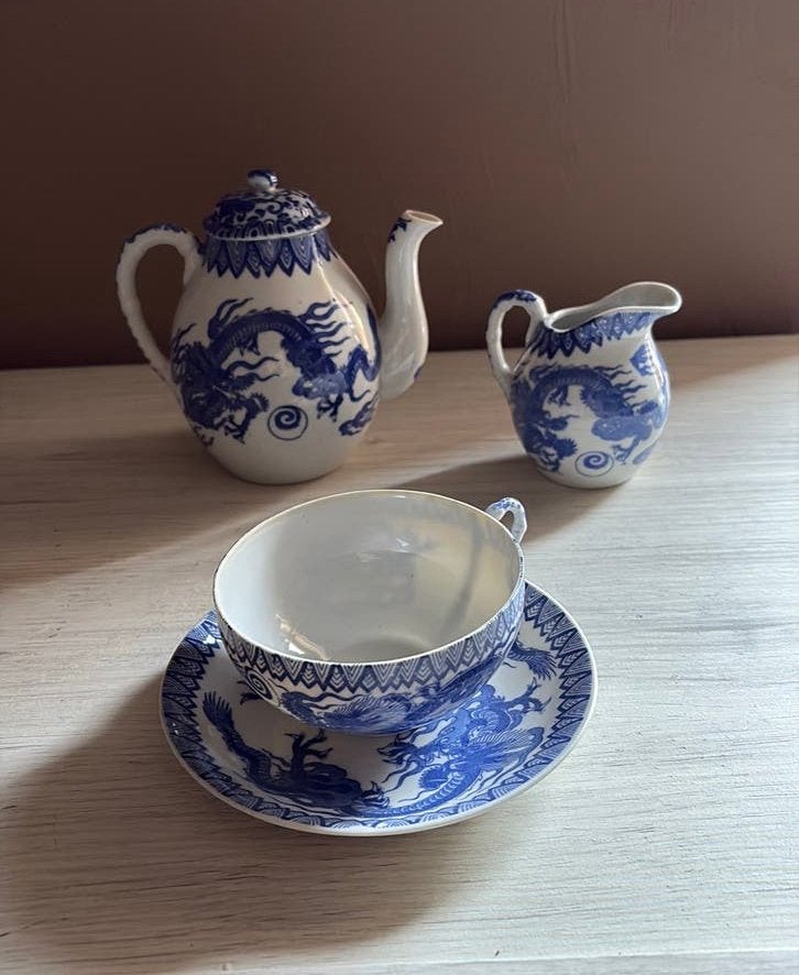 Vintage Chinees Blauw-Wit Porseleinen Theeservies met Draken, Enlèvement ou Envoi