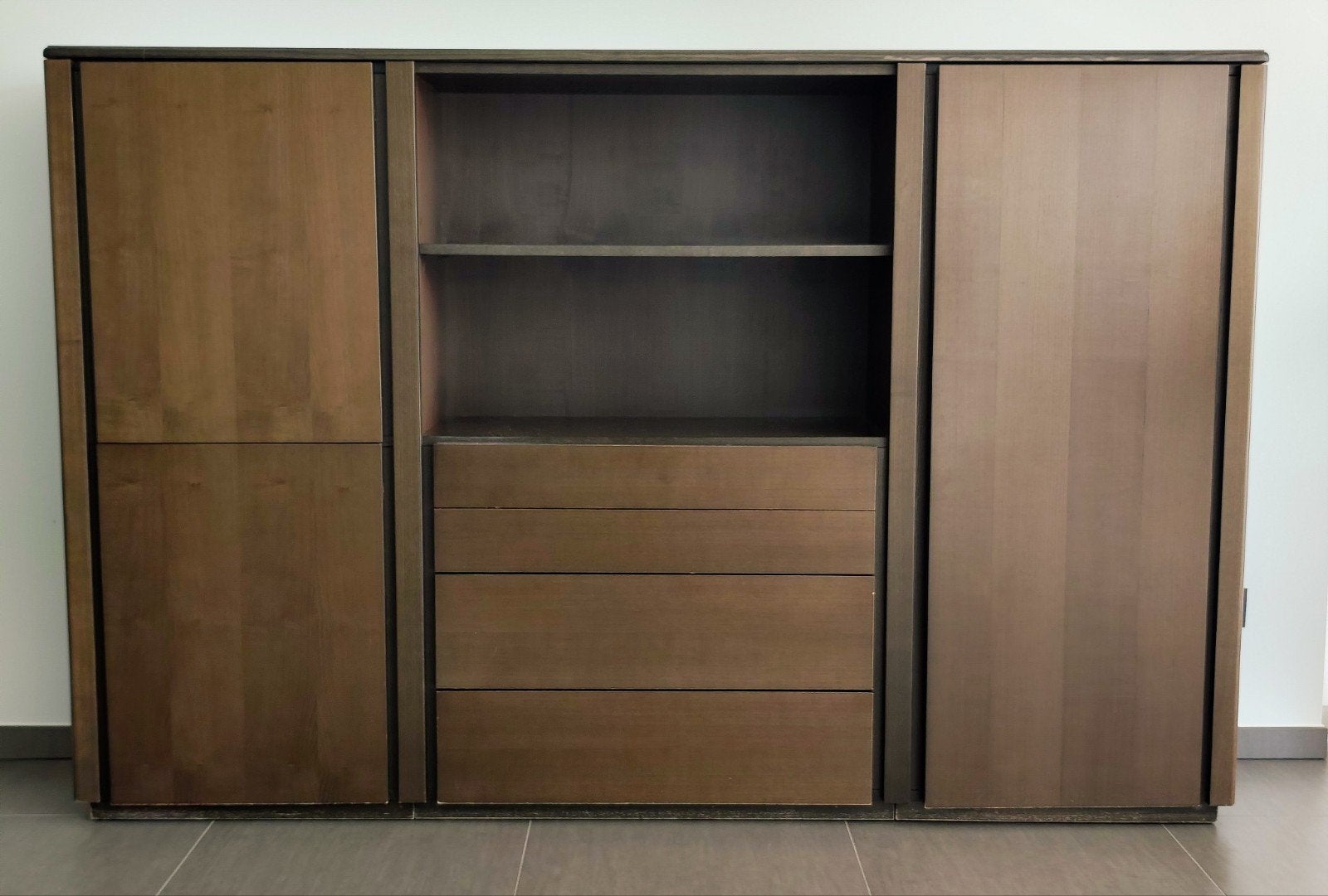 Massief houten eetkamerkast, Ophalen