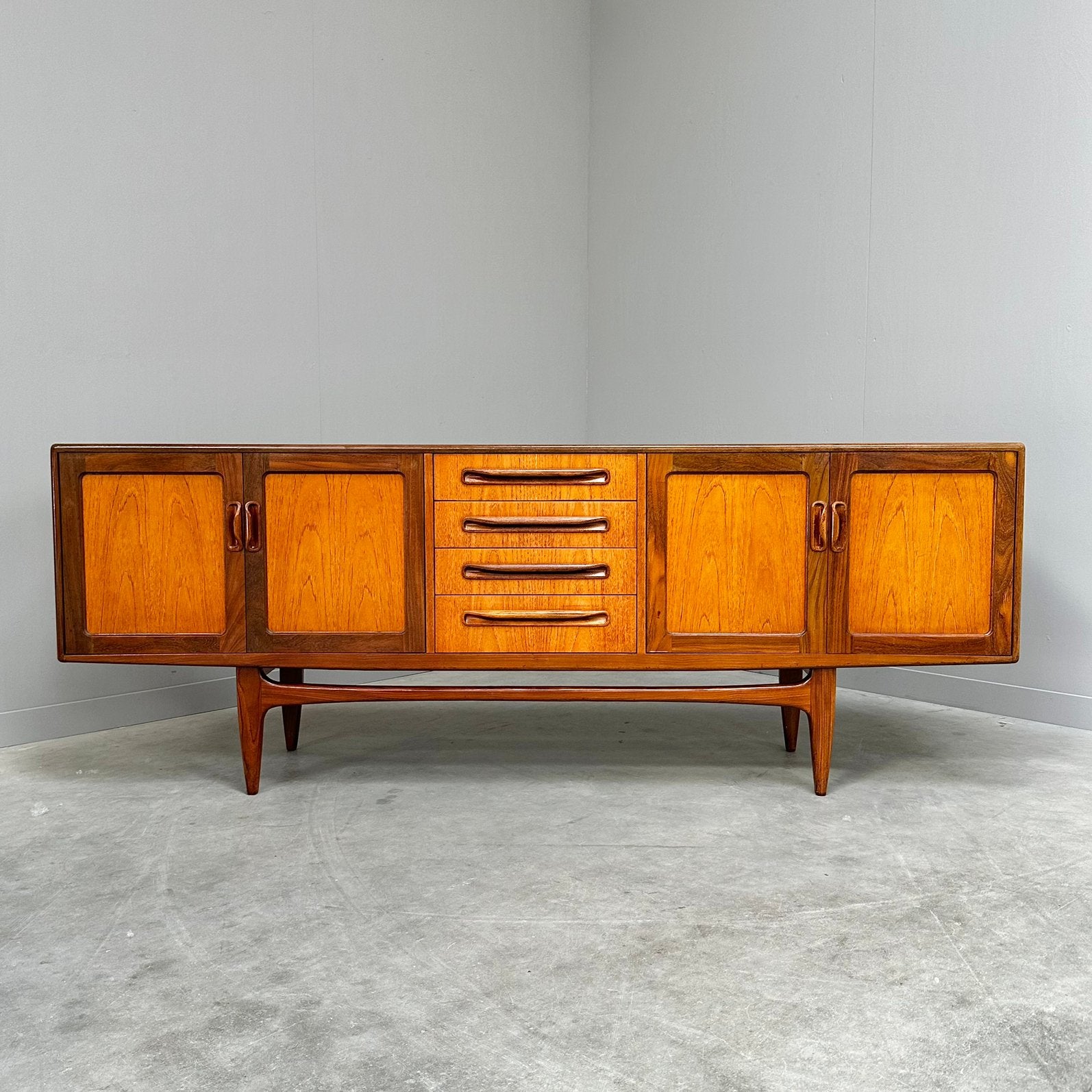G-Plan teak dressoir vintage design sideboard jaren 60 60s, Huis en Inrichting, Ophalen, Gebruikt, Met deur(en), Teakhout