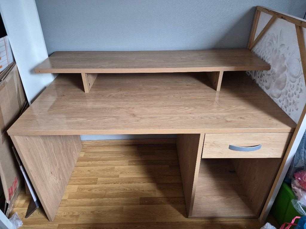 Bureau en bois, Autres marques, Bureau d'ordinateur, Enlèvement, Avec tiroirs