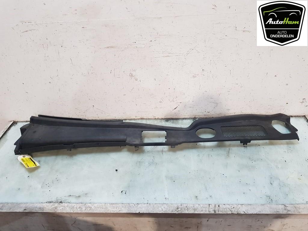BAIE DE PARE BRISE SQ5 (8RB) (|8R1819447C|8R1819447C01C|), Utilisé, Audi