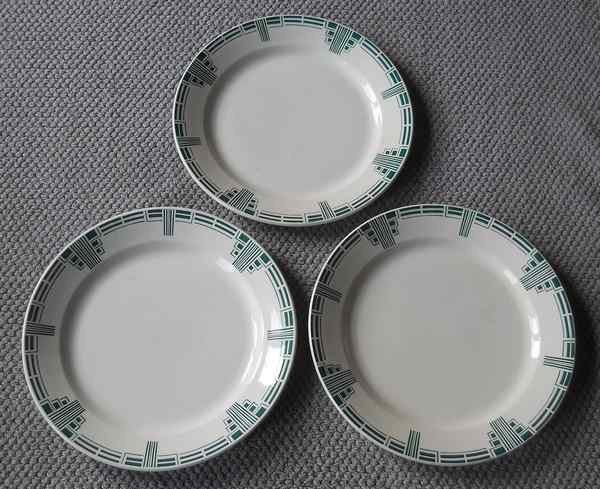 Lot de 3 assiettes de la manufacture de Nimy, Enlèvement