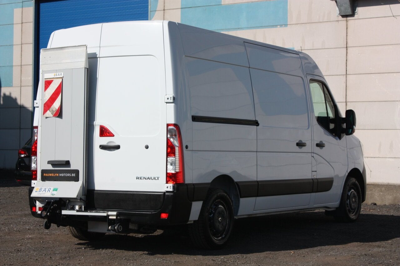 Renault Master 2.3 dCi L2H2 // 18.500 EX BTW // BAR LAADKLE, Voorwielaandrijving, 135 pk, LED verlichting, 185 g/km
