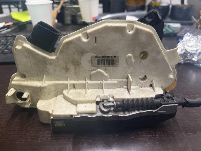 Serrure portière mécanique 2portes droite d'un Volkswagen, -, 3 mois de garantie, Utilisé, -