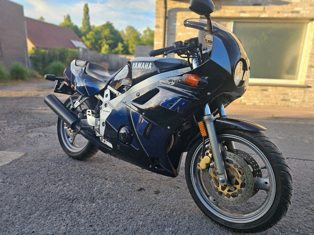 Yamaha fzr fzr400 400 35kw A2 oldtimer