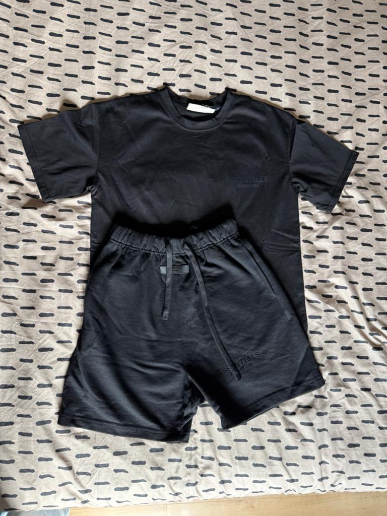 Essentials zomersetje zwart, Kleding | Heren, Overige Herenkleding, Ophalen of Verzenden, Nieuw