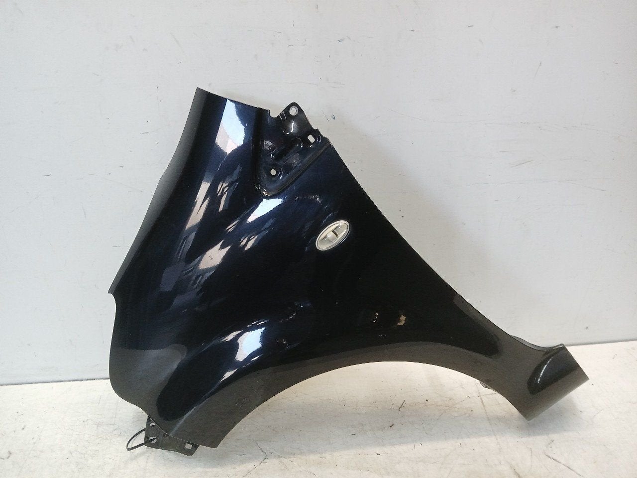 Spatbord links voor Toyota Aygo, Onderdelen@venauto.nl, Van der Ven Autorecycling B.V., Ettenseweg 76, 4706 PB Roosendaal, The Netherlands