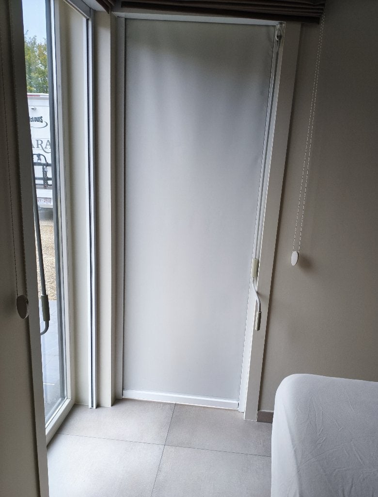 Screen, Ophalen, Gebruikt, 220 cm, Rolgordijn