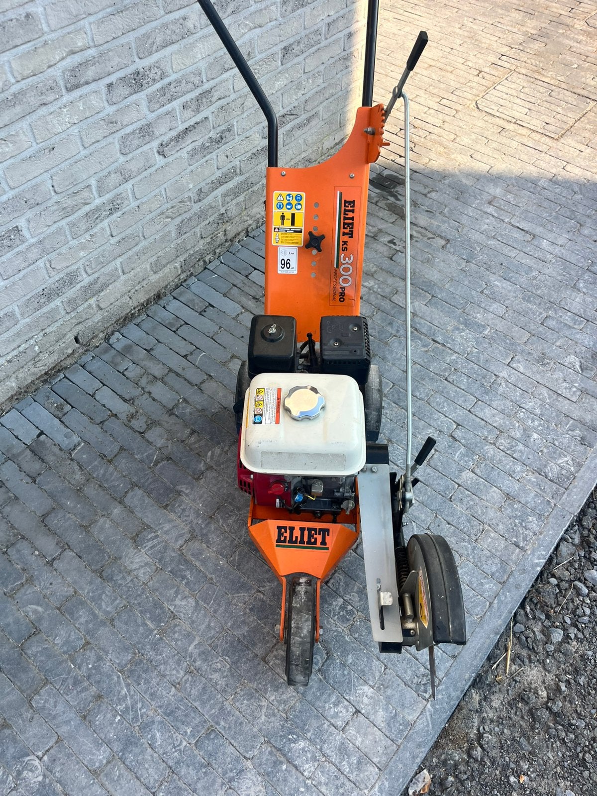 Kantensnijder Eliet, Ophalen, Gebruikt