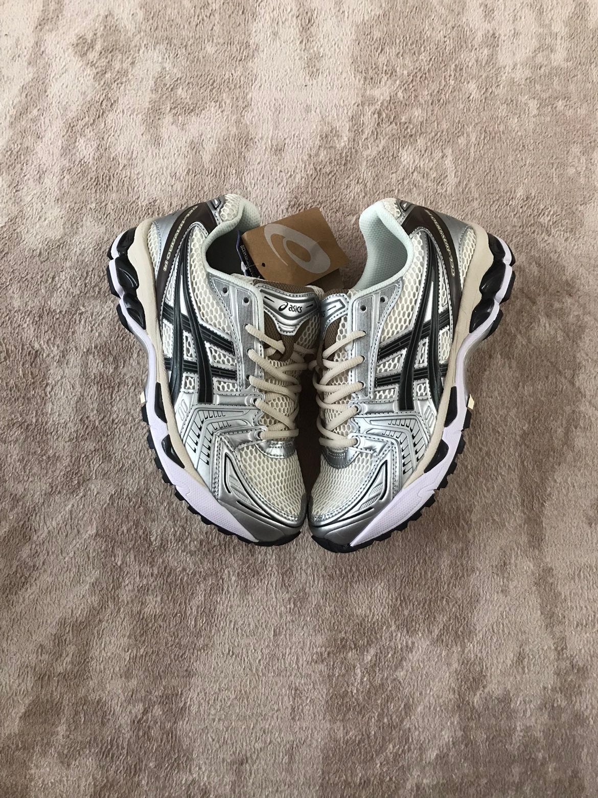 Asics gel kayano beige black, Enlèvement ou Envoi, Neuf, Brun